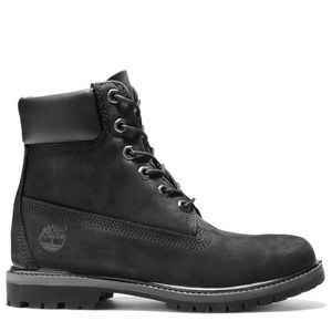Black Timberland Women’s boots (size 8)
